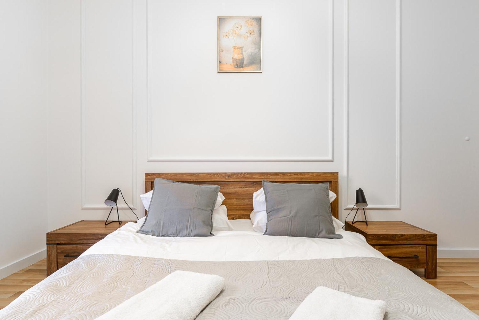 19 Dzielnica Kolejowa P&O Serviced Apartments Warschau Buitenkant foto