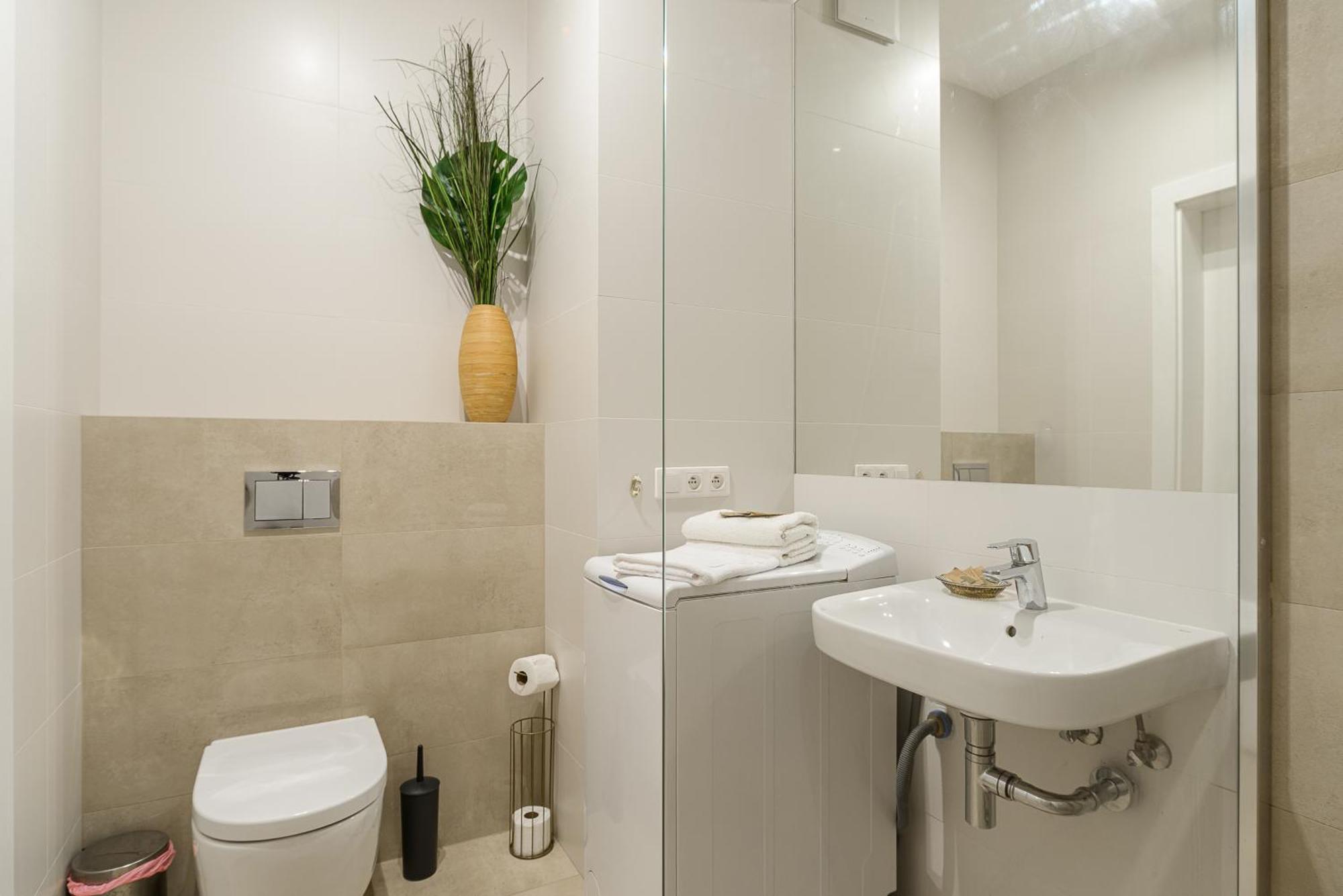 19 Dzielnica Kolejowa P&O Serviced Apartments Warschau Buitenkant foto