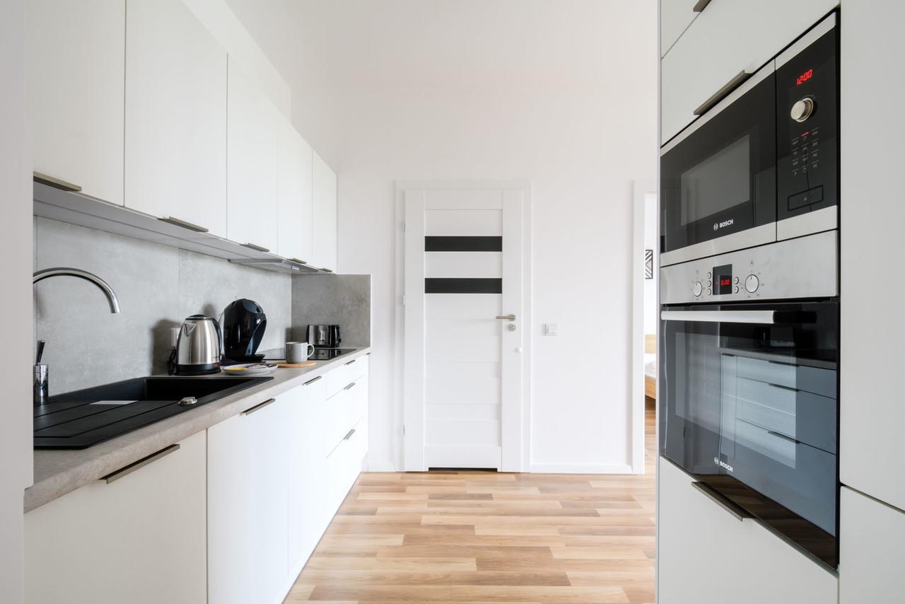 19 Dzielnica Kolejowa P&O Serviced Apartments Warschau Buitenkant foto